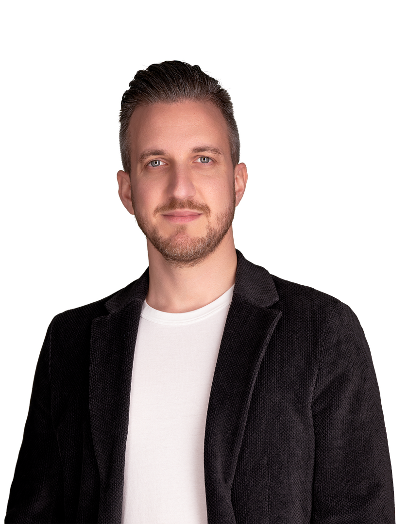 Marco Peyer portrait on purple background.